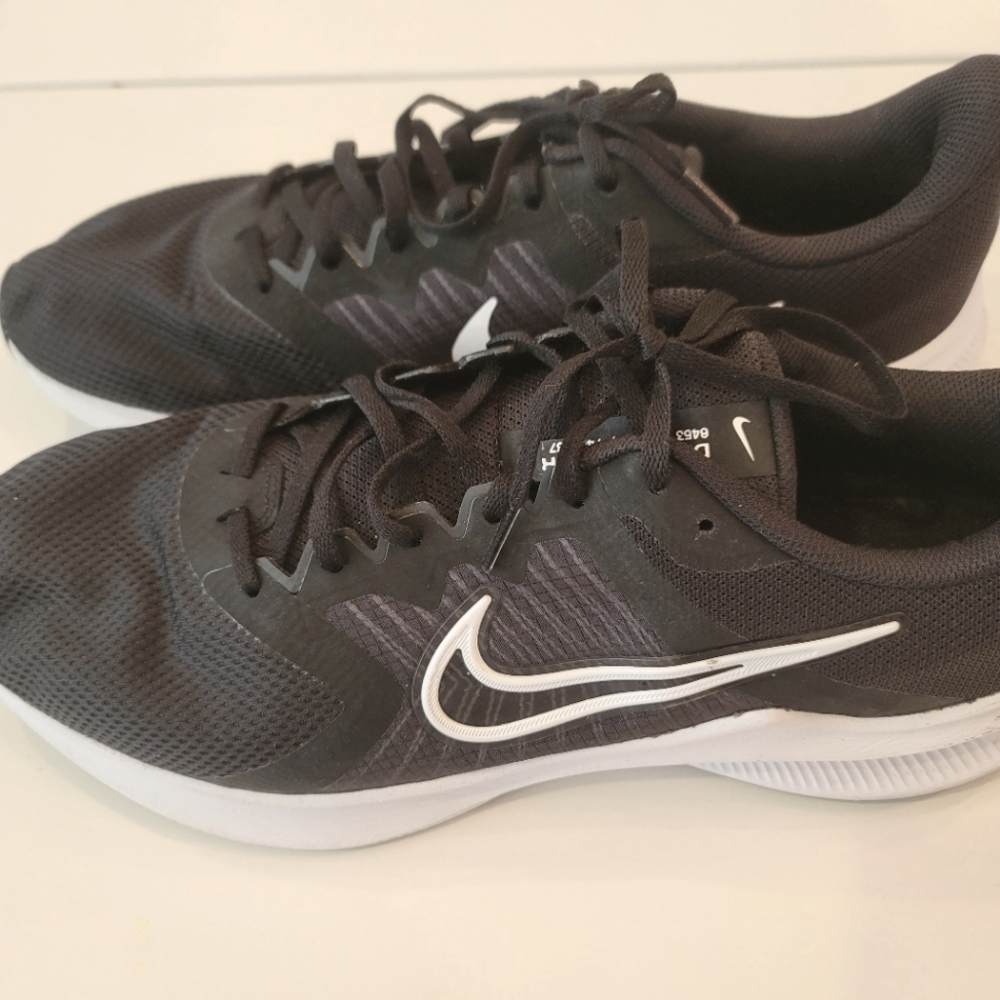 Mens Downshifter US 14 size Nike shoes sneakers